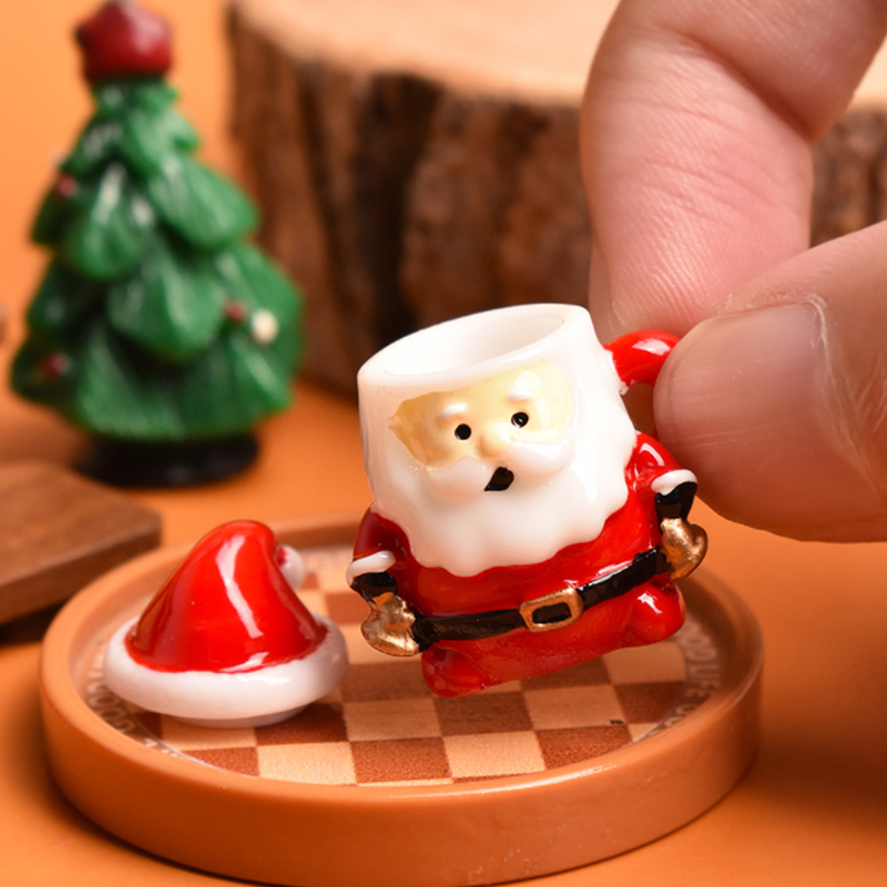 Art Craft Market - Mini Santa Teacup Ornament - Resin